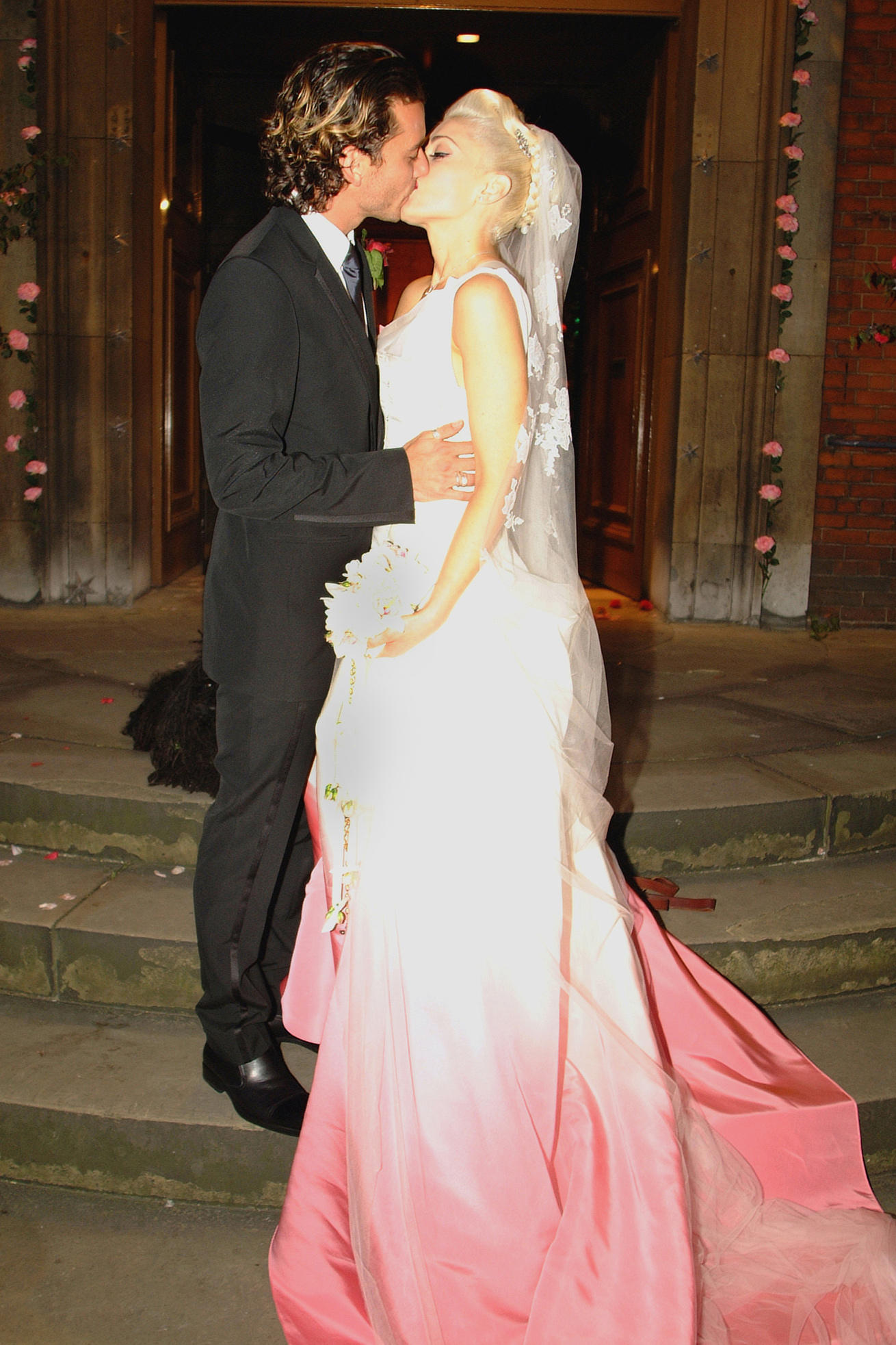 iconic-wedding-dress-gwen-stefani