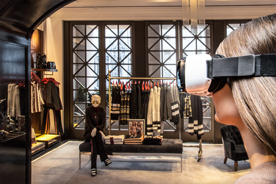 1452067835_01_Model_Wearing_Virtual_Reality_Headset_in_TH_5th_Avenue_Flagship_Store_copy
