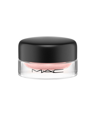 ETKİLEYİCİ KIŞ MAKYAJI İÇİN EDİNMENİZ GEREKEN 10 FAR (7)