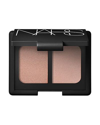 ETKİLEYİCİ KIŞ MAKYAJI İÇİN EDİNMENİZ GEREKEN 10 FAR (9)