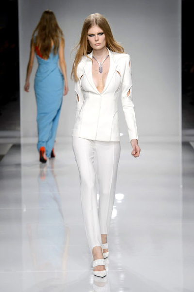 MODA HAFTASI'NDAN BAHAR 2016 İÇİN GELİNLİK TRENDLERİ (3)