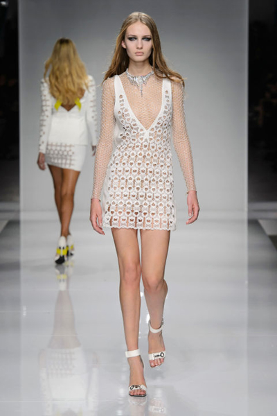 MODA HAFTASI'NDAN BAHAR 2016 İÇİN GELİNLİK TRENDLERİ (4)