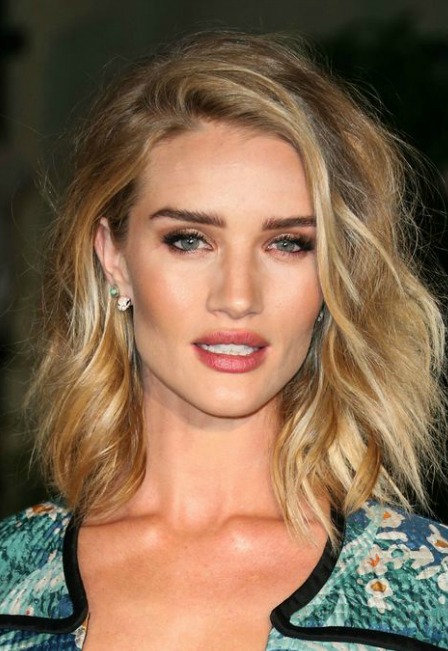 ROSIE HUNTINGTON-WHITELEY'DEN 7 ADIMDA FORMDA KALMA TAKTİĞİ 2
