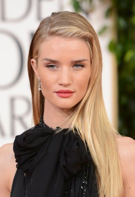 ROSIE HUNTINGTON-WHITELEY'DEN 7 ADIMDA FORMDA KALMA TAKTİĞİ c