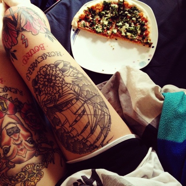 CESUR VE SINIR TANIMAYANLAR İÇİN 20 SEKSİ BACAK DÖVMESİ (17)