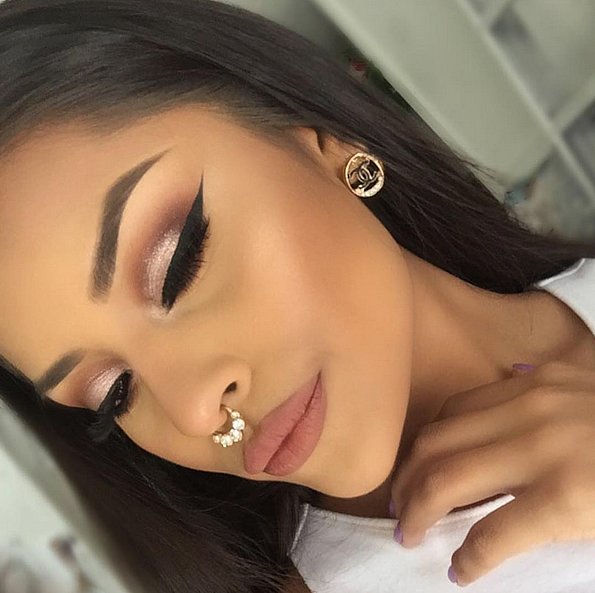 INSTAGRAM FENOMENLERİNDEN 10 KUSURSUZ KEDİ GÖZÜ MAKYAJI (4)