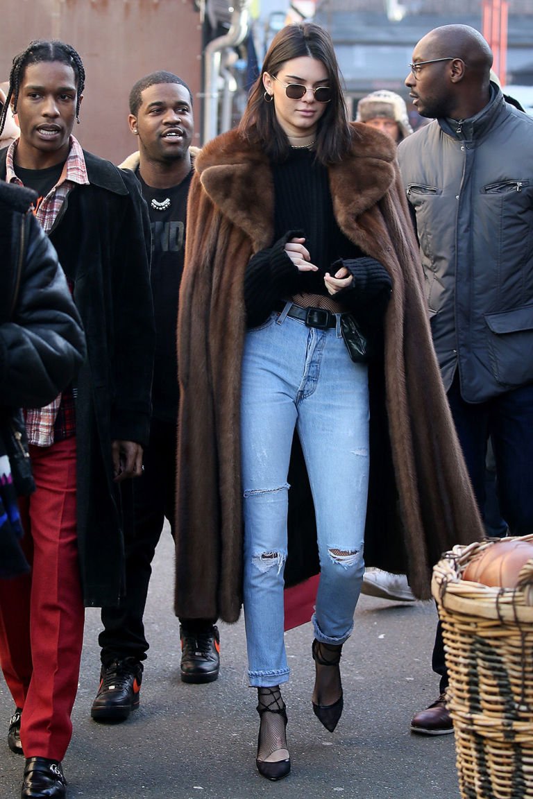 KENDALL JENNER VE KURALLARI YIKAN STİLİ (3)