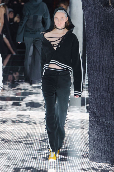 RIHANNA FENTY X PUMA KOLEKSİYONUNU TANITTI (10)