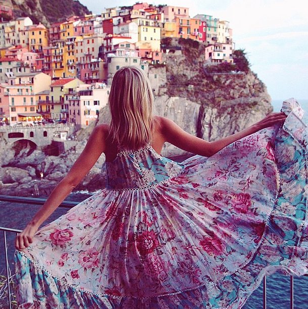 DÜNYACA ÜNLÜ MODA BLOGGERLARINDAN TATİL STİLLERİ (1)