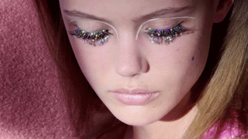 TÜM GÖZ RENKLERİ İÇİN EN ÇEKİCİ MASKARA VE FAR ÖNERİLERİ (1)