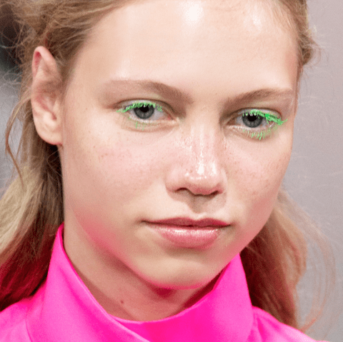 BU YAZ DENEMENİZ GEREKEN 5 MASKARA RENKLİ MASKARA (1)