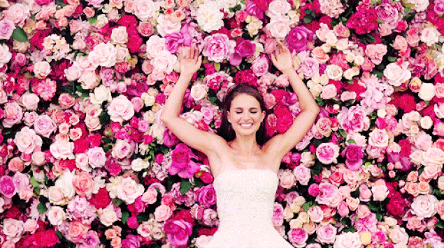 DİKKATLERİ ÜZERİNİZE ÇEKECEK 8 YENİ ÇİÇEKSİ PARFÜM