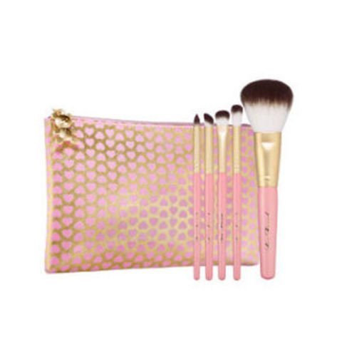 KUSURSUZ BİR MAKYAJ İÇİN EN İYİ 10 FIRÇA SETİ (2)