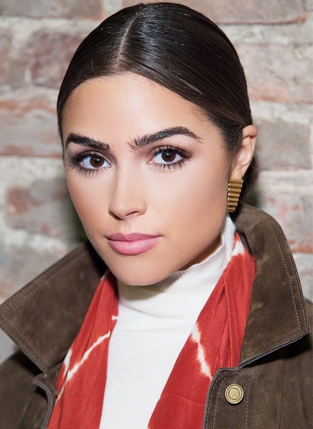 MÜKEMMEL KAŞLARA SAHİP KIZLARIN 8 SIRRI  (2)