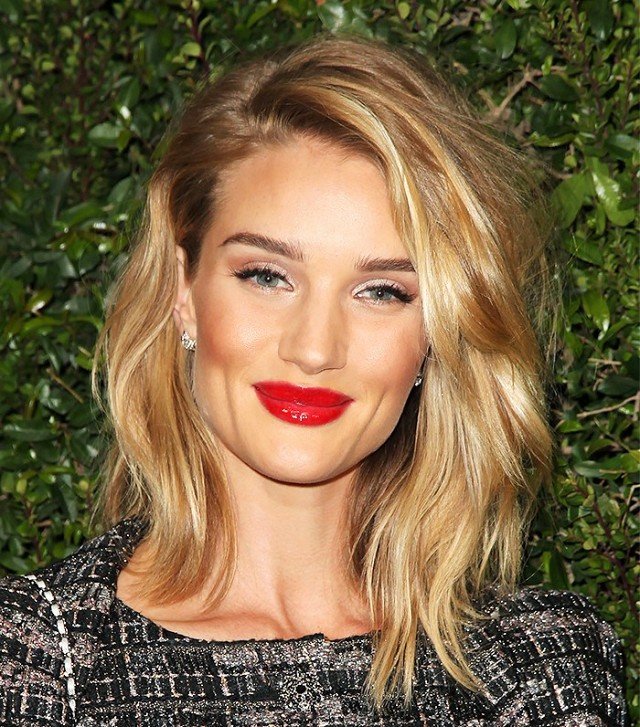 ÜNLÜLERİN VAZGEÇEMEDİĞİ MAKYAJ ÜRÜNLERİ (5)