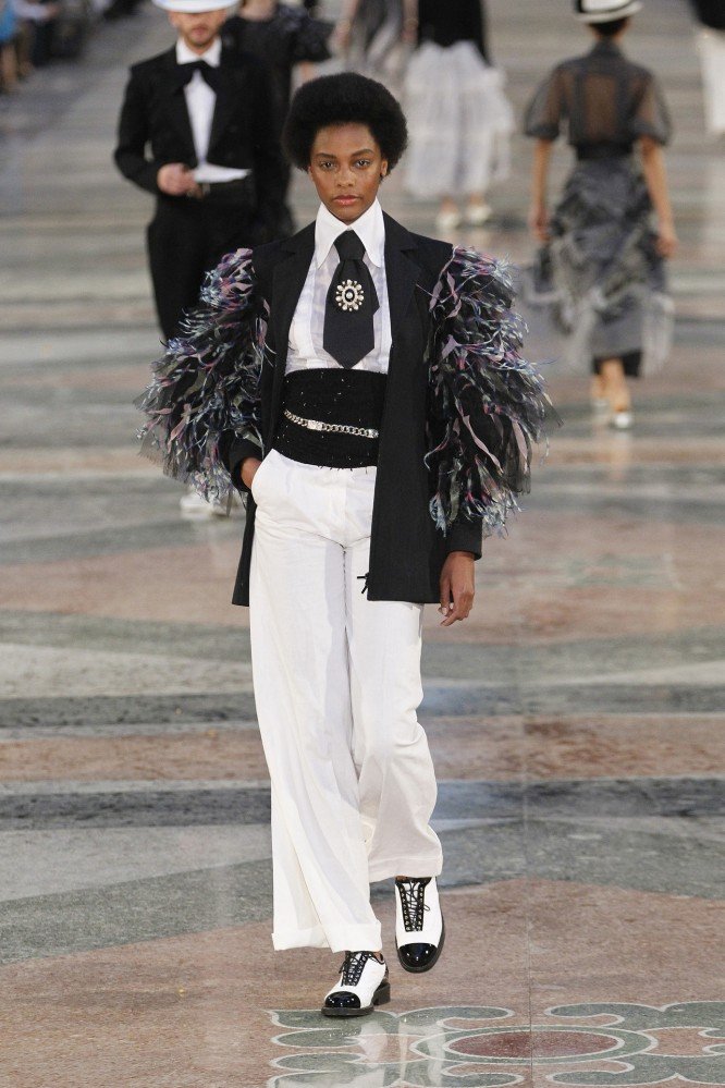 CHANEL CRUISE 2017 KOLEKSİYONUNDAN ÖNE ÇIKAN GÖRÜNÜMLER (8)