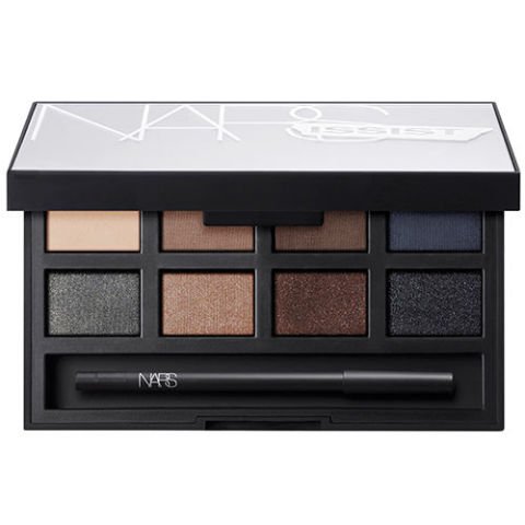 ETKİLEYİCİ DUMANLI GÖZ MAKYAJI İÇİN EN İYİ 10 FAR PALETİ (8)