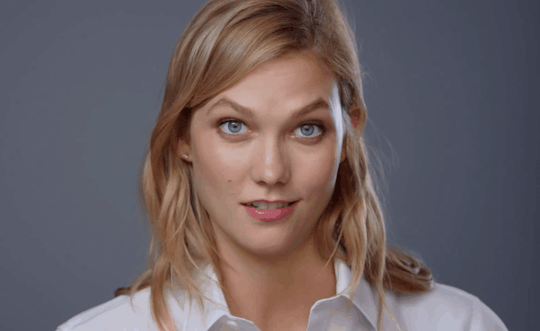 KARLIE KLOSS GÜZELLİK, MAKYAJ VE STİL SIRLARINI PAYLAŞTI (3)