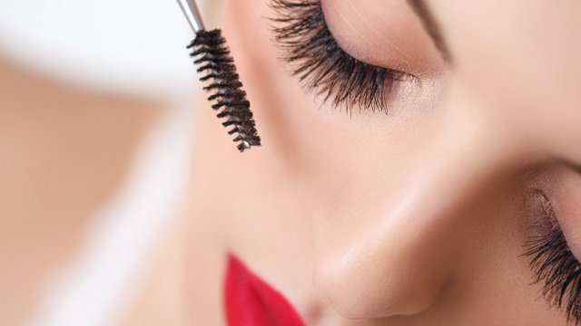 HACİMLİ VE GÖZ ALICI KİRPİKLERE ULAŞMANIN SIRRI
