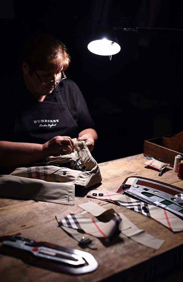 Burberry celebrates craftsmanship and personalisation at its 121 Regent Street flagship_002