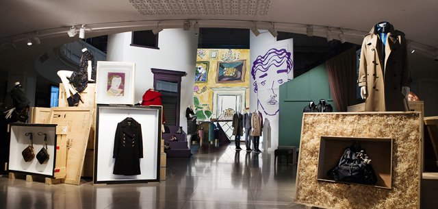 Burberry celebrates craftsmanship and personalisation at its 121 Regent Street flagship_004