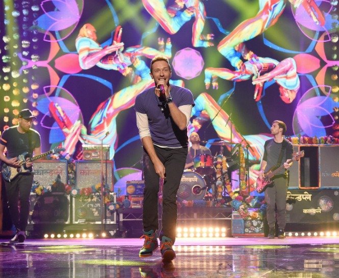 GLASTONBURY İÇİN HAVAYA GİRMENİZİ SAĞLAYACAK 20 PARÇA