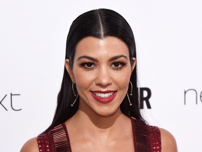 KUSURSUZ CİLDE SAHİP KADINLARIN HER GÜN YAPTIĞI 11 ŞEY (4)