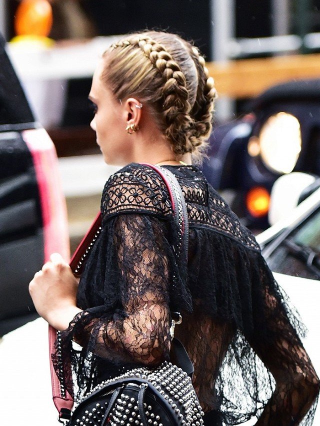 CARA DELEVINGNE'DEN LOB SAÇ İÇİN STİL ÖNERİLERİ (1)