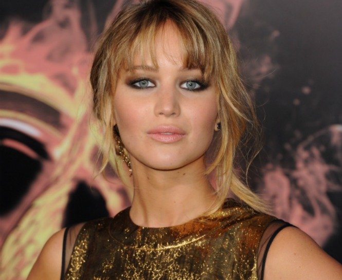 ETKİLEYİCİ DUMANLI GÖZ MAKYAJI İÇİN EN İYİ 10 FAR PALETİ f