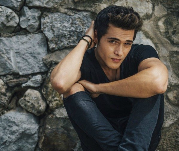 YENİ SEZONUN KALP ÇALAN YAKIŞIKLI OYUNCULARI fsa