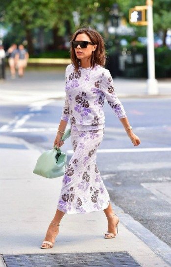 O TOPUKLU AYAKKABILARLA VICTORIA BECKHAM BİLE YORULUR fd