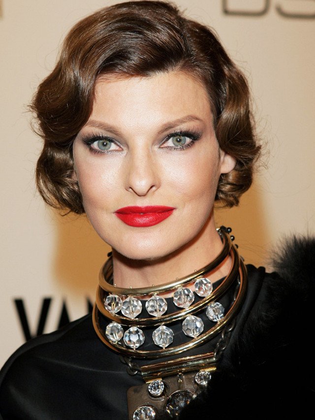 SAÇ ARTİSTLERİNE GÖRE GELMİŞ GEÇMİŞ EN İYİ 8 BOB MODELİ SAÇ (4)