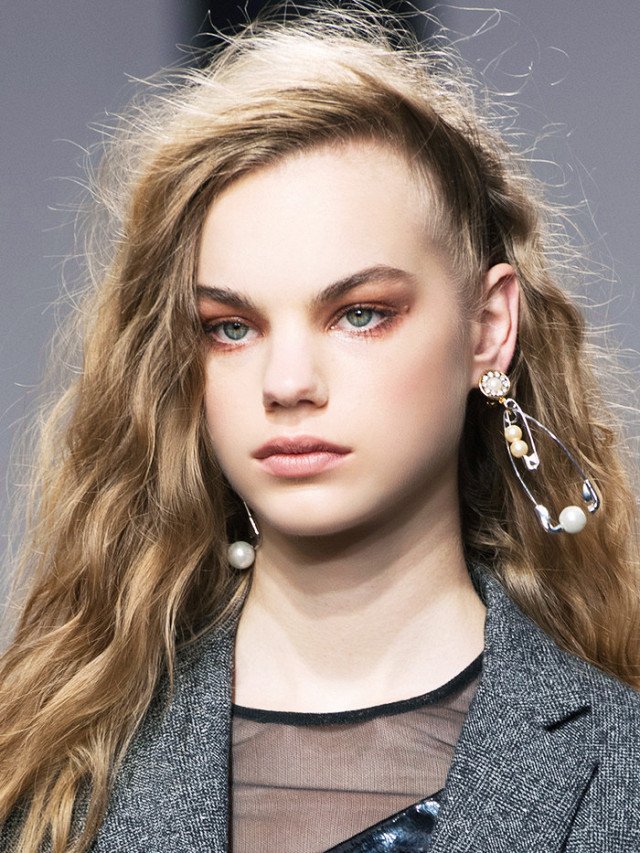 ALNINIZI DAHA KÜÇÜK GÖSTERECEK 5 SAÇ KESİMİ (5)