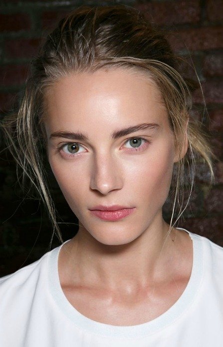 CİLTTEKİ LEKELERDEN KURTULMANIN YOLLARI!  bf