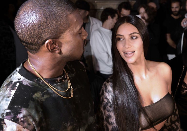 KIM KARDASHIAN VE KANYE WEST'İN EVLİLİĞİNDE NELER OLUYOR (1)