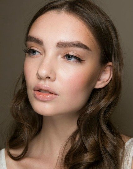 PARLAK BİR CİLT İÇİN ALIŞKANLIK HALİNE GETİRMENİZ GEREKEN 5 MADDE we