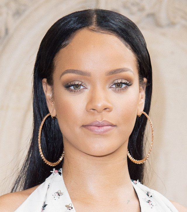 ÜNLÜ YILDIZLARIN FAVORİ FONDÖTENLERİ (3)