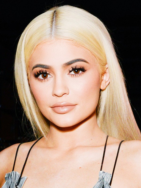 BU YILIN EN SEVDİĞİMİZ SIRADIŞI GÜZELLİK GÖRÜNÜMLERİ (14)