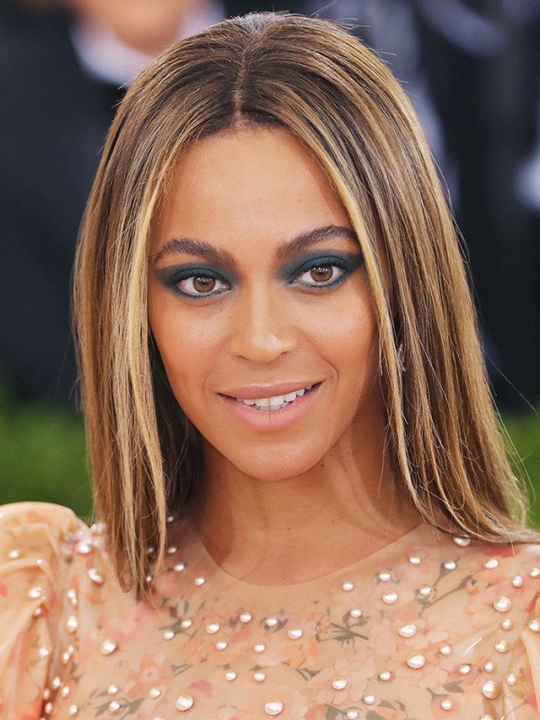 BU YILIN EN SEVDİĞİMİZ SIRADIŞI GÜZELLİK GÖRÜNÜMLERİ (16)