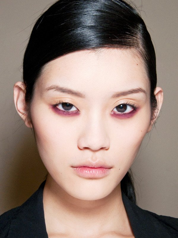 SADECE RUJ KULLANARAK YAPABİLECEĞİNİZ 7 PARTİ MAKYAJI (3)