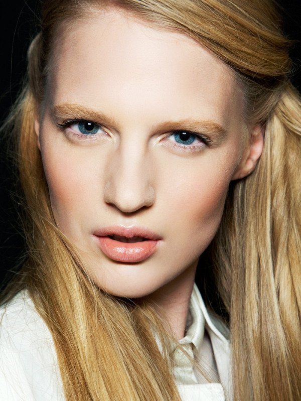 SADECE RUJ KULLANARAK YAPABİLECEĞİNİZ 7 PARTİ MAKYAJI (5)