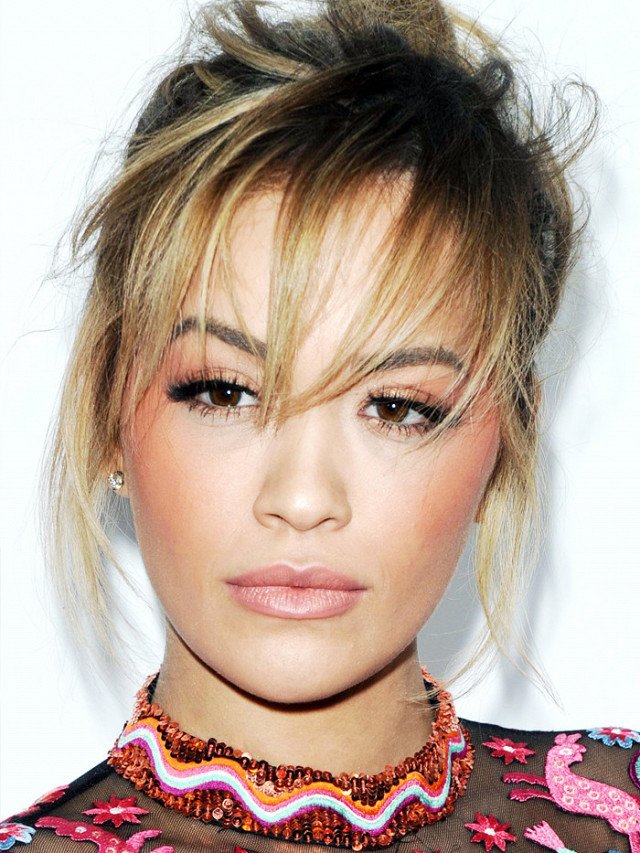 ÜNLÜLERDEN PARTİ SEZONU İÇİN MAKYAJ HİLELERİ (1)