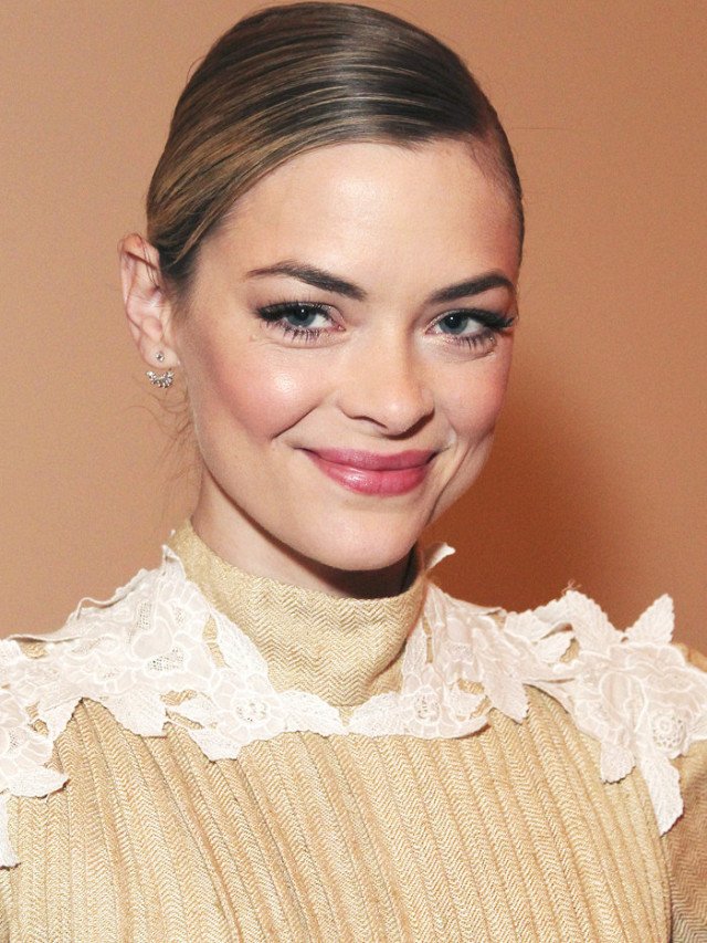 ÜNLÜLERDEN PARTİ SEZONU İÇİN MAKYAJ HİLELERİ (4)