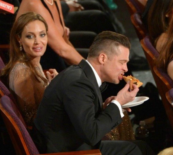 ÜNLÜLERİN PİZZAYLA İMTİHANLARI! YEMEK YA DA YEMEMEK bg