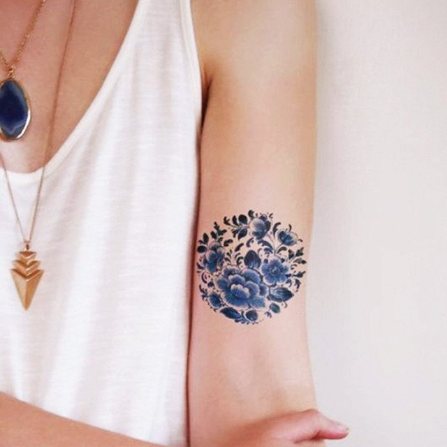 2017 YILININ TRENDİ RENKLİ ÇİÇEK DÖVMELERİ (6)