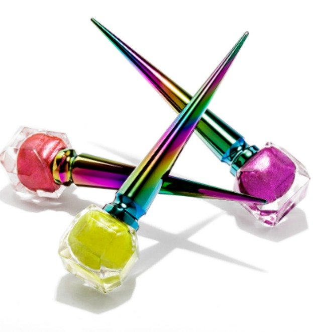 İÇİMİZİ ISITAN YENİ LOUBICHROME OJE KOLEKSİYONU c