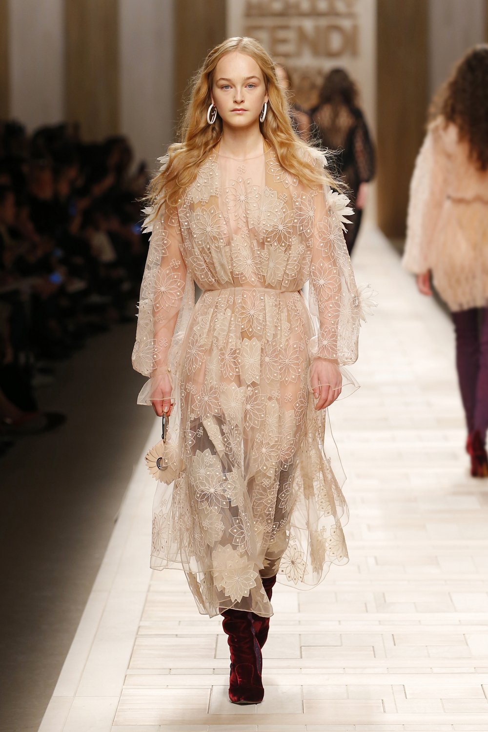 47_FENDI_DONNA_AW_17_18