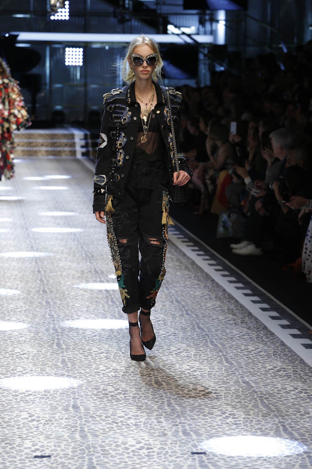Dolce&Gabbana_women's fashion show fw17-18_Runway_images (23)