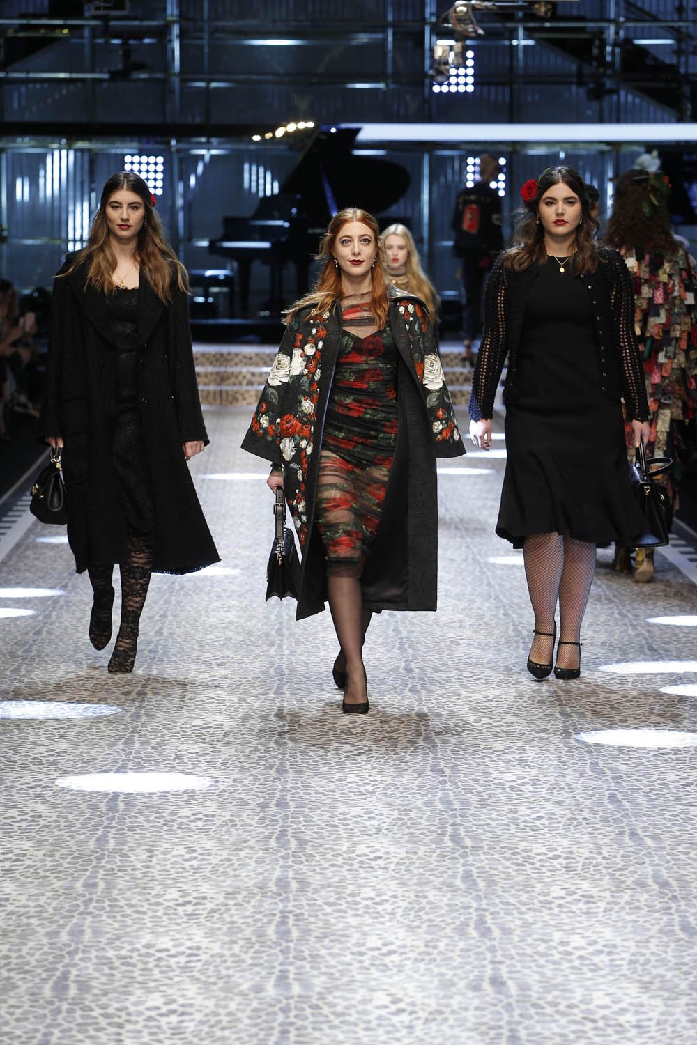 Dolce&Gabbana_women's fashion show fw17-18_Runway_images (26)