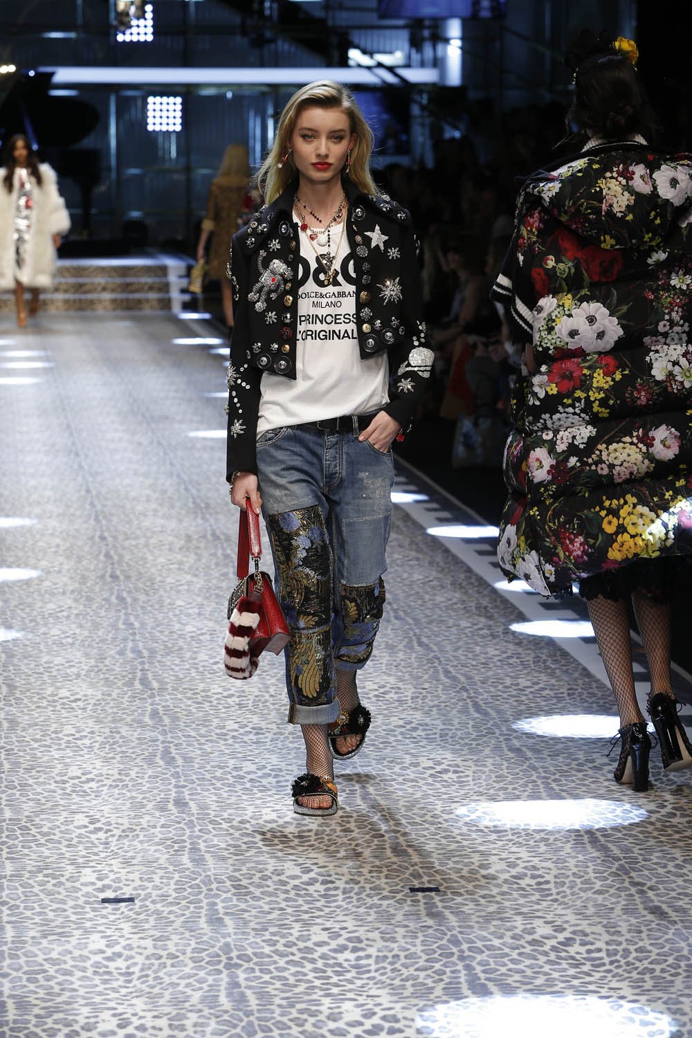 Dolce&Gabbana_women's fashion show fw17-18_Runway_images (52)